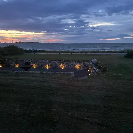 Hébergement de vacances Beachfront - Sauna, Sunset View, Canoes, Peaceful, Fully Heated For Winter Føllenslev