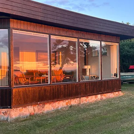 Hébergement de vacances Beachfront - Sauna, Sunset View, Canoes, Peaceful, Fully Heated For Winter