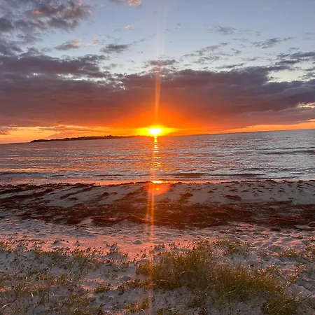 Beachfront - Sauna, Sunset View, Canoes, Peaceful, Fully Heated For Winter Føllenslev